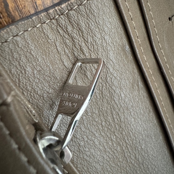 Louis Vuitton Brazza wallet - Picture 4 of 13